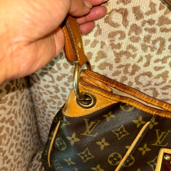 AUTHENTIC LOUIS VUITTON MONOGRAM GALLERIA PM BAG (Previously LOVED) - Picture 7 of 9